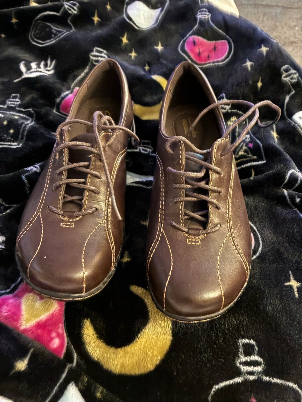 Clarks Dark Brown Leather Derby Shoes with Contrast Stitching